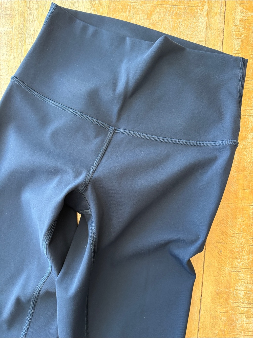 Lululemon Women’s Leggings size 2 - Picture 3 of 8